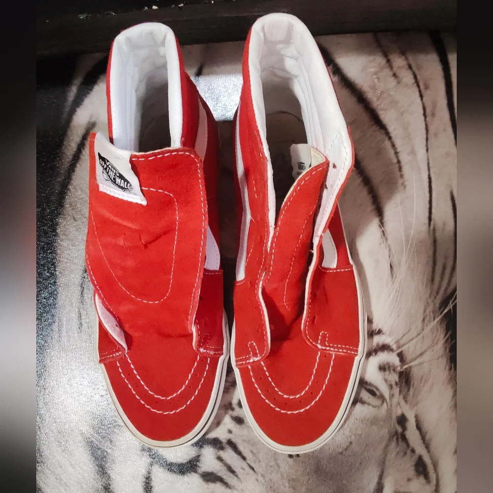 Vans Bold Red High-Top Sneakers. 7 Men. 8.5 Women. - Picture 5 of 13